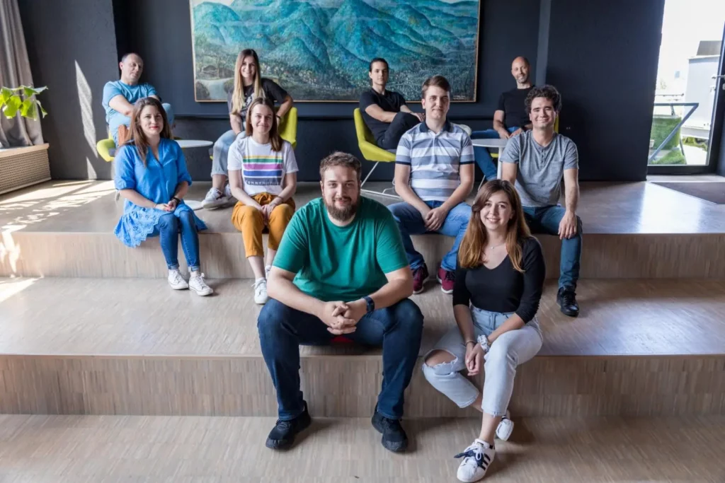 Image of the kustodian team